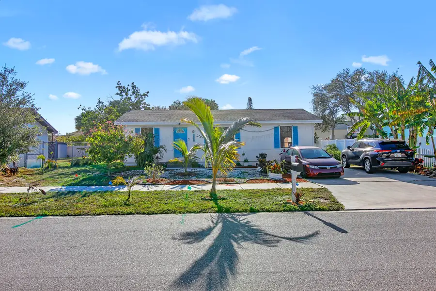 300 Elaine Circle E, West Palm Beach, FL 33409 - #2