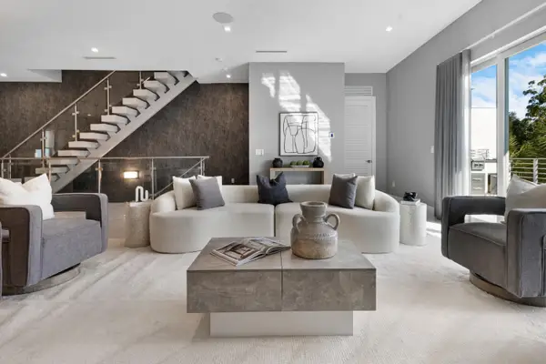 15 SE 11th Avenue, Fort Lauderdale, FL 33301