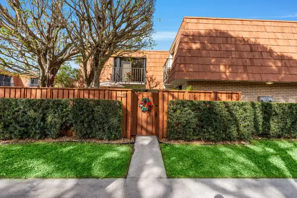 749 Buttonwood Lane, Boynton Beach, FL 33436