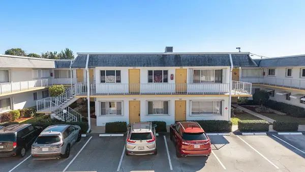 3322 Cynthia Lane #102, Lake Worth Beach, FL 33461