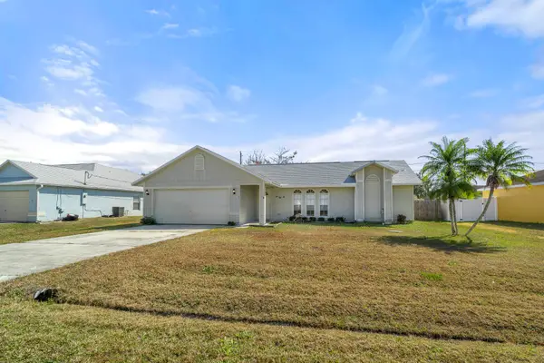 2850 SE Buccaneer Circle, Port St Lucie, FL 34952