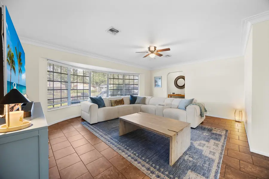 9676 Heather Circle W, Palm Beach Gardens, FL 33410 - #3