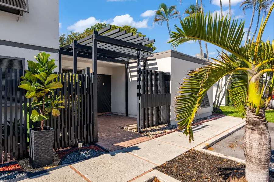 1340 E Golfview Drive, Pembroke Pines, FL 33026 - #3