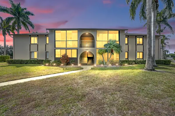 426 Pine Glen Lane #D-2, Greenacres, FL 33463