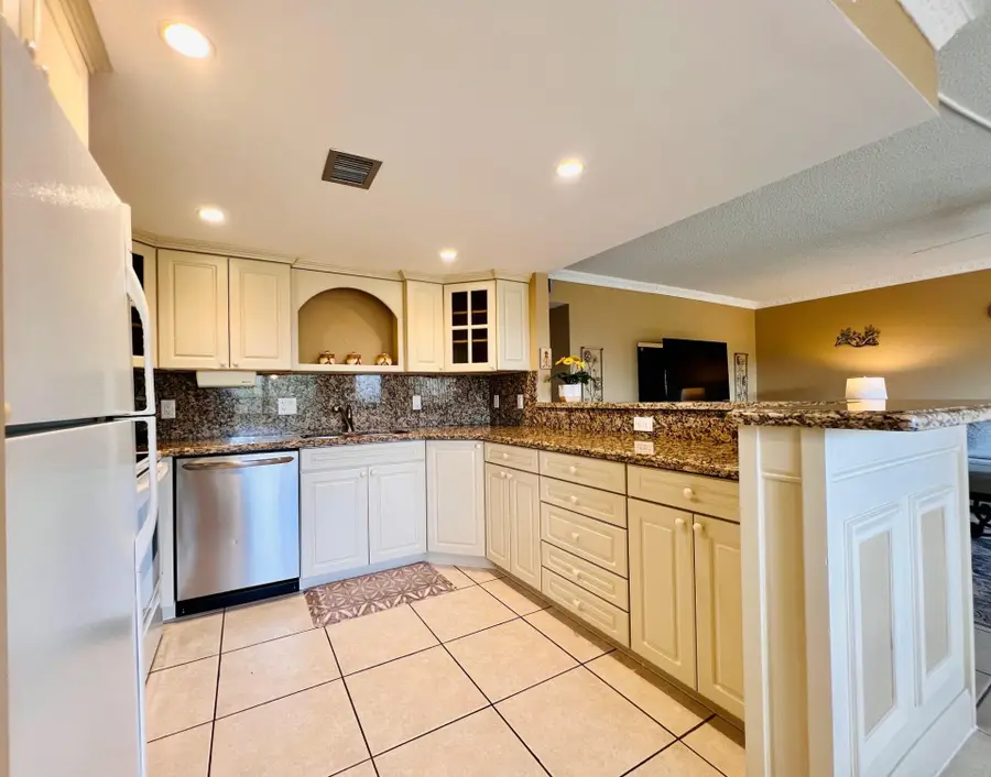 306 Wellington L, West Palm Beach, FL 33417 - #2