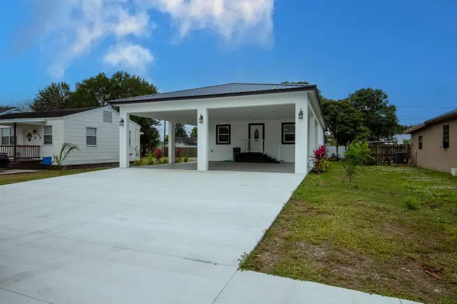 332 W Ventura Avenue, Clewiston, FL 33440 - #2