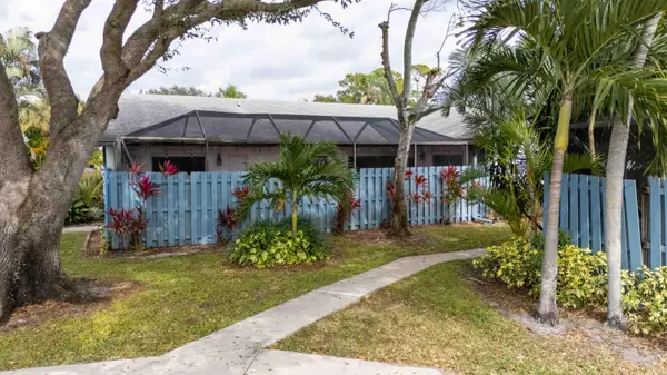 803 Timberlane Circle, Greenacres, FL 33463