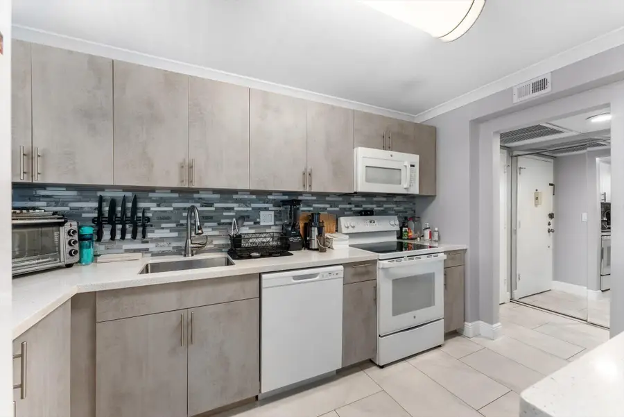 2751 Taft Street #403, Hollywood, FL 33020 - #3