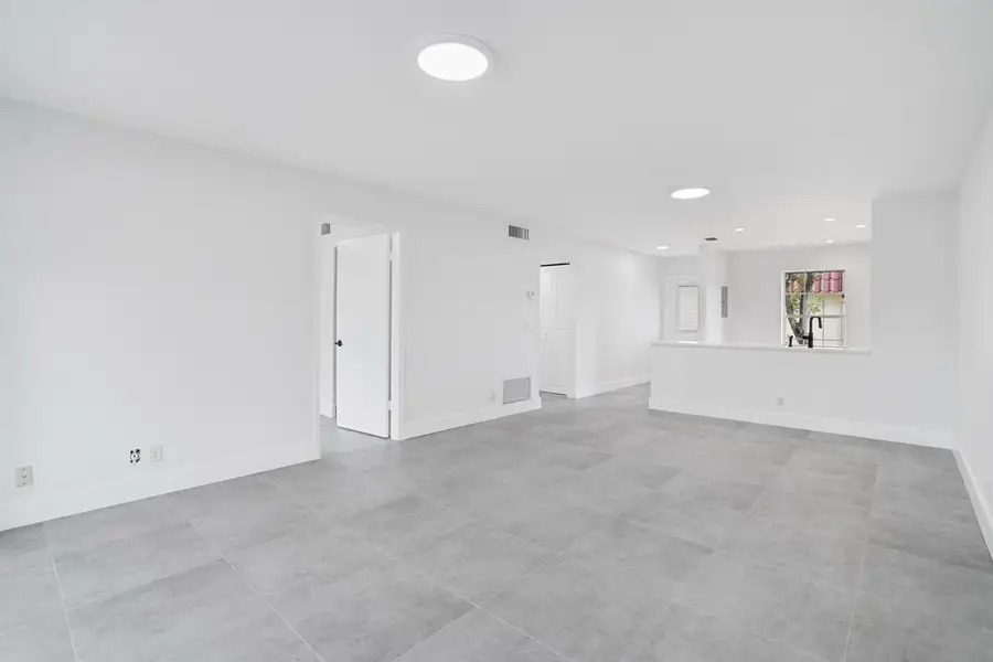 737 Nantucket Circle #B, Lake Worth, FL 33467 - #3