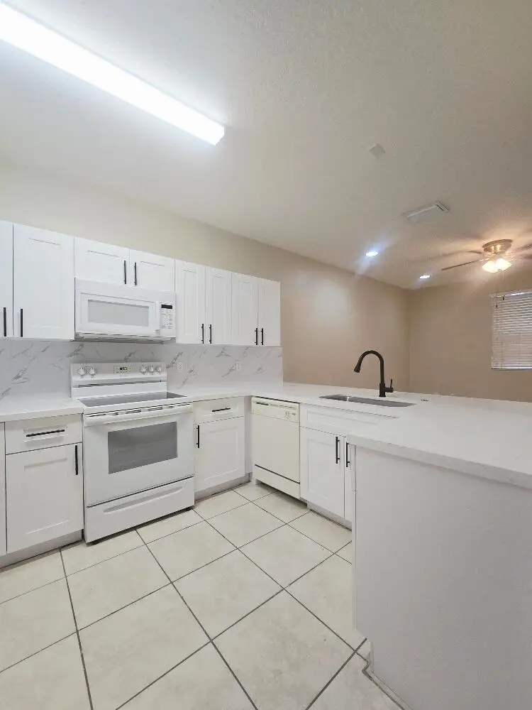 636 NE 35th Avenue, Homestead, FL 33033 - #3