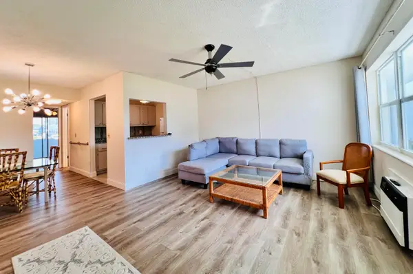 271 Camden L, West Palm Beach, FL 33417