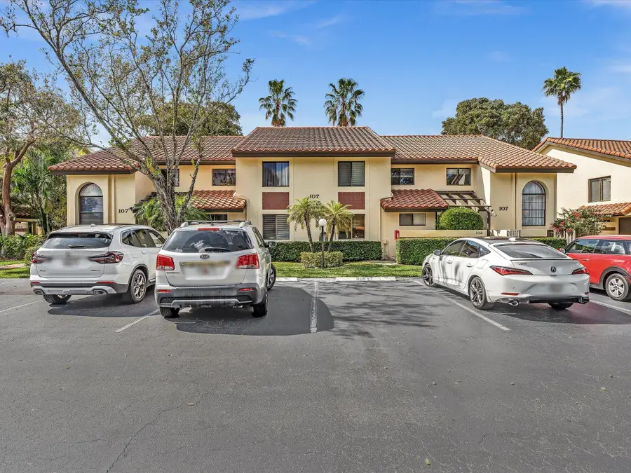 10215 N Circle Lake Drive #201, Boynton Beach, FL 33437 - #2