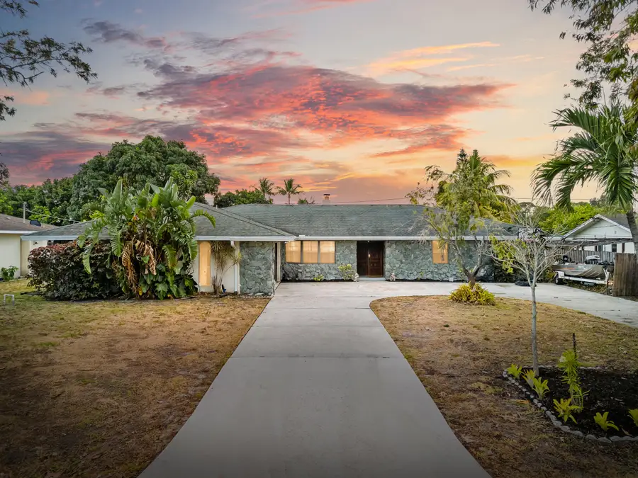 115 NE Caprona Avenue, Port Saint Lucie, FL 34983 - #2