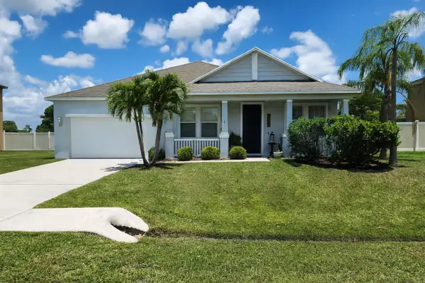 5915 NW Brianna Court, Port St Lucie, FL 34986