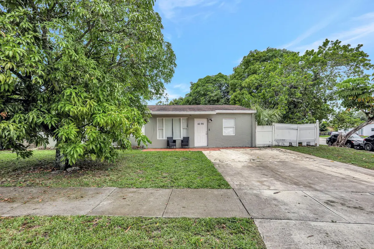 6290 SW 18th Place, Pompano Beach, FL 33068 - #1