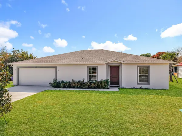 1390 Schumann Drive, Sebastian, FL 32958