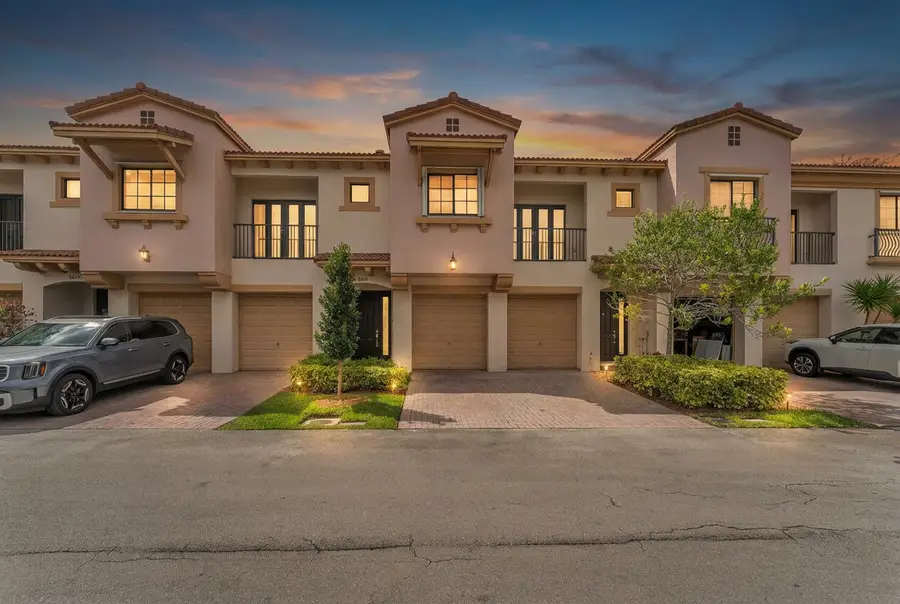 6077 Grand Cypress Circle W, Coconut Creek, FL 33073 - #2