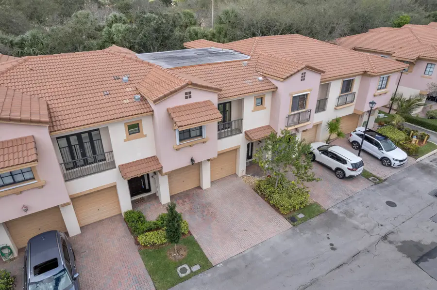 6077 Grand Cypress Circle W, Coconut Creek, FL 33073 - #3