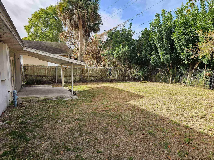 1375 26th Avenue Sw, Vero Beach, FL 32962 - #3