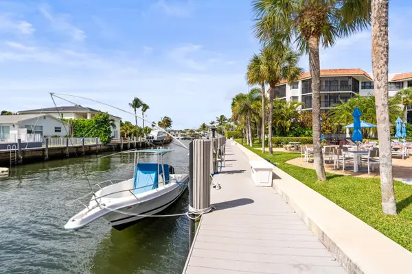 800 Jeffery Street #208, Boca Raton, FL 33487