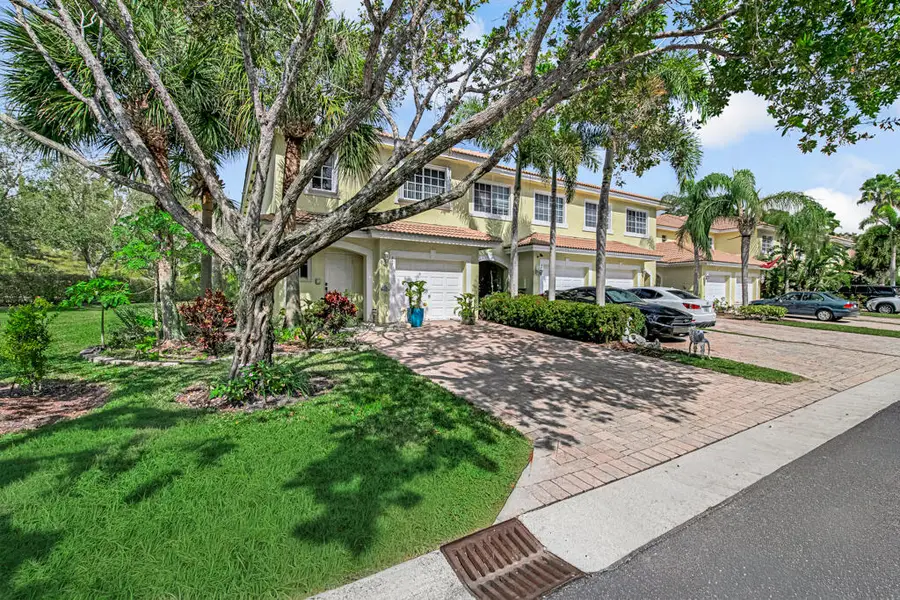 845 Imperial Lake Road, West Palm Beach, FL 33413 - #3