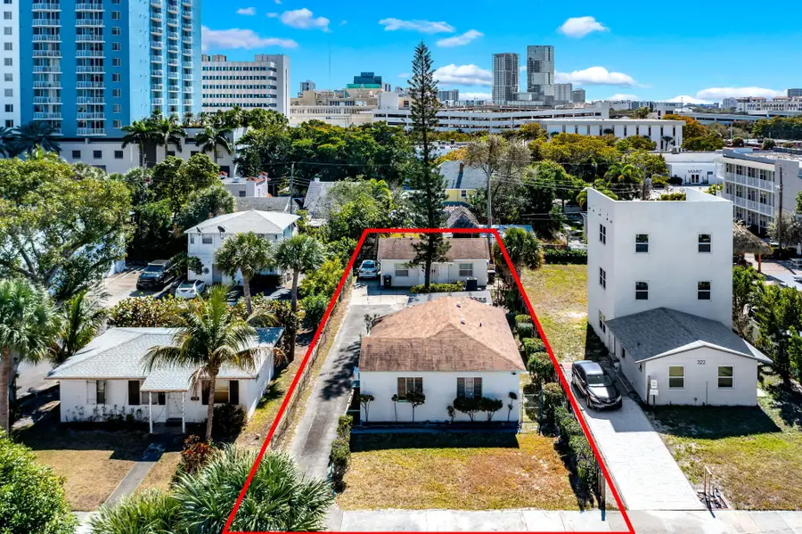 318 N Lakeside Court, West Palm Beach, FL 33407 - #2