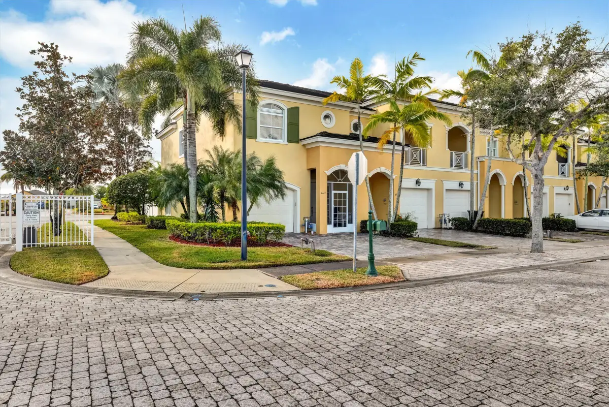 6145 NW Helmsdale Way, Port Saint Lucie, FL 34983 - #1