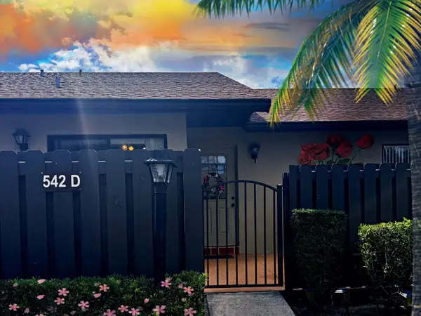 542 Shady Pine Way #D, Greenacres, FL 33415