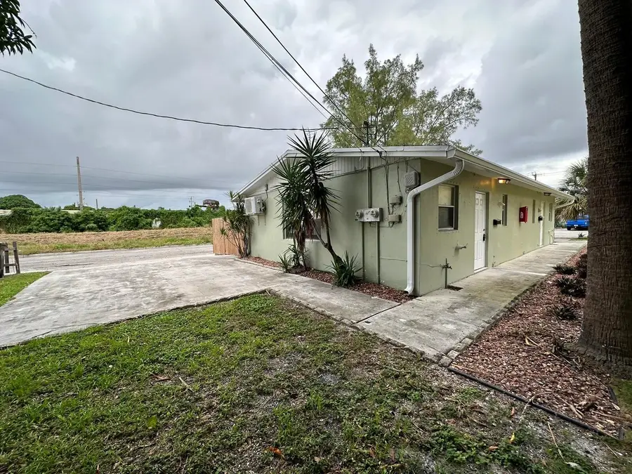 528-530 Mayflower Road #528-530, West Palm Beach, FL 33405 - #2