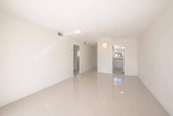 1501 Crescent Circle #B13, West Palm Beach, FL 33403