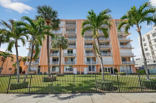 15 S Golfview Road #201, Lake Worth Beach, FL 33460