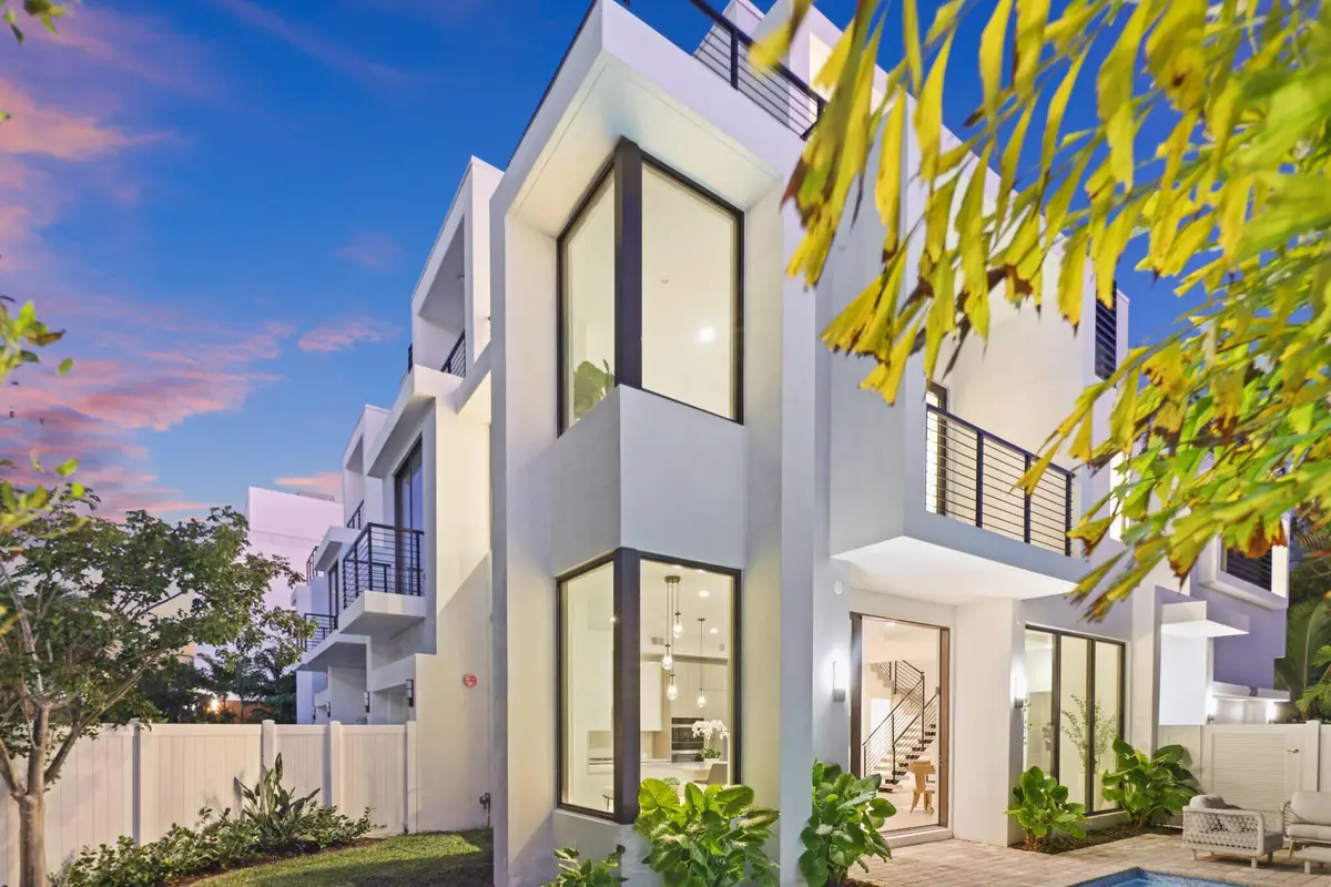 201 SE 4th Avenue, Delray Beach, FL 33483 - #1