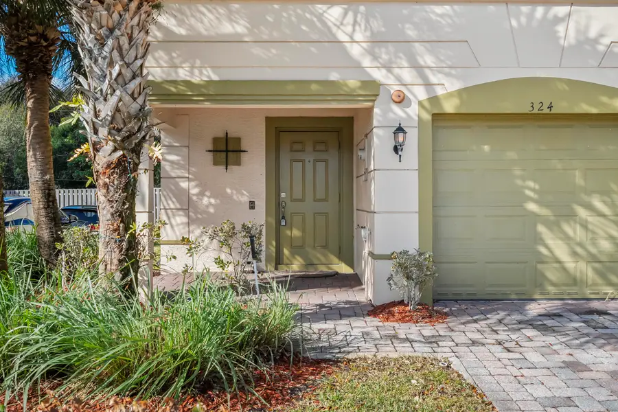 324 SE Bloxham Way, Stuart, FL 34997 - #3