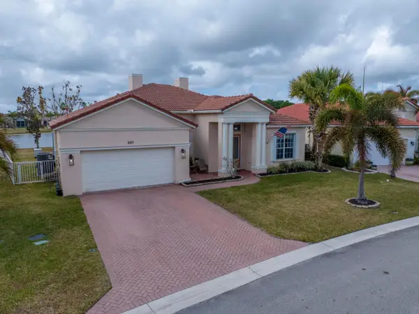 625 SW Long Key Court, Port St Lucie, FL 34986