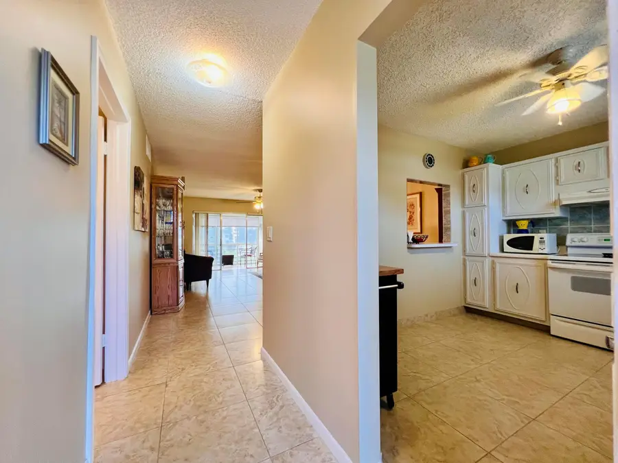 203 Oxford 500, West Palm Beach, FL 33417 - #2