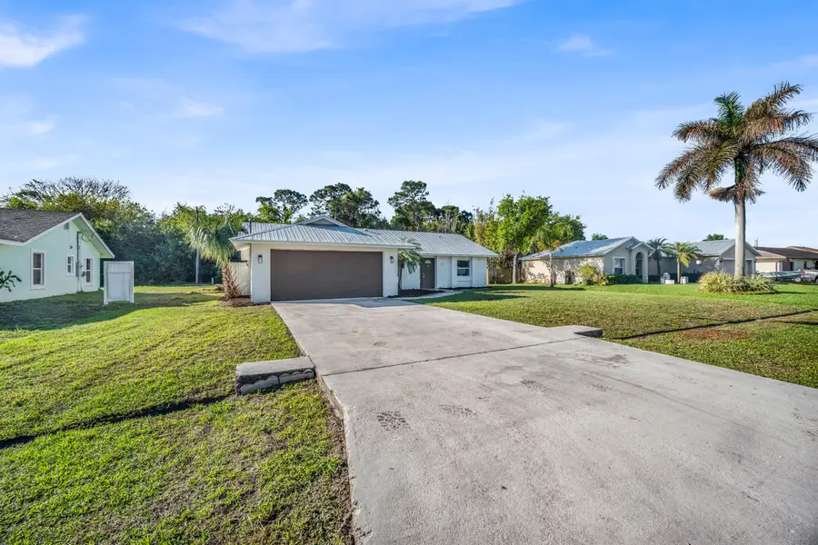 2514 SE Alfonso Avenue, Port Saint Lucie, FL 34952 - #2