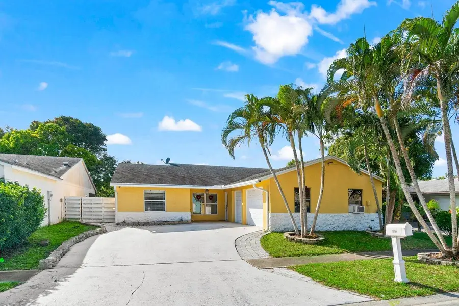 5734 Lincoln Circle E, Lake Worth, FL 33463 - #3