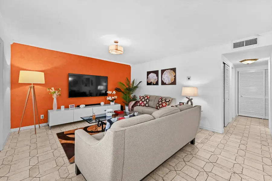 200 NE 12th Avenue #3a, Hallandale Beach, FL 33009 - #3