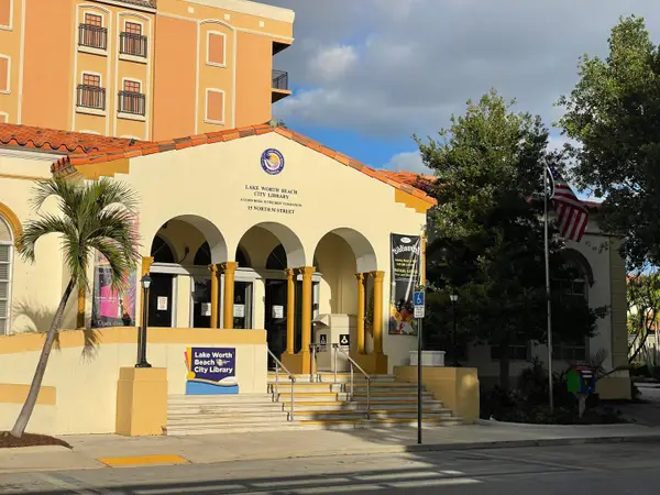 921 S M Street, Lake Worth Beach, FL 33460