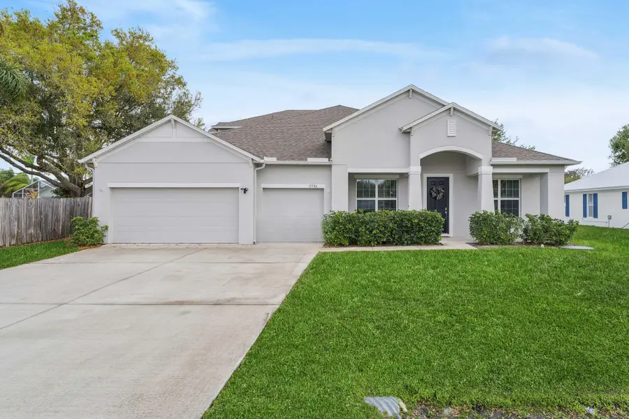 2586 SE Victory Avenue, Port Saint Lucie, FL 34952 - #2