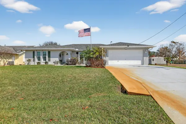 2477 SW Chestnut Lane, Port St Lucie, FL 34953
