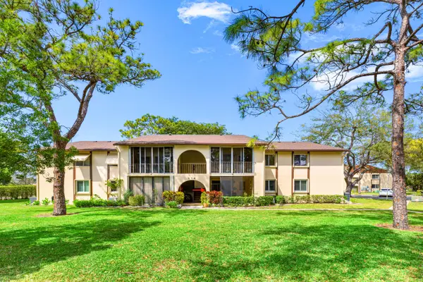 114 Lake Pine Circle #B-1, Greenacres, FL 33463