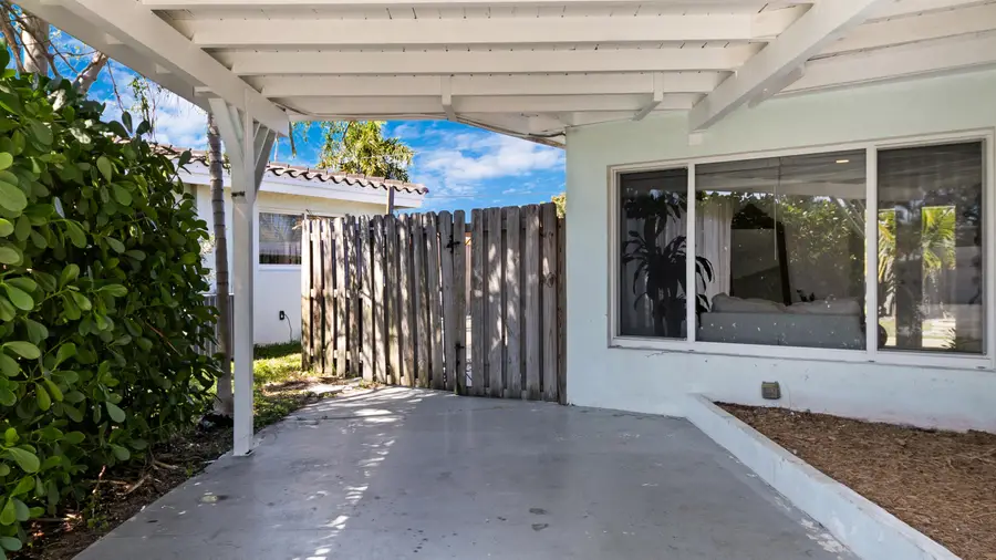 909 SE 16th Place, Deerfield Beach, FL 33441 - #3