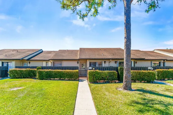 704 Sunny Pine Way #C, Greenacres, FL 33415