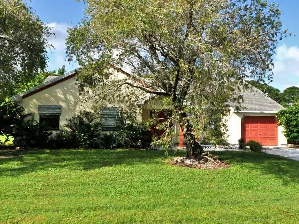 1366 SE Arenson Lane, Port St Lucie, FL 34952