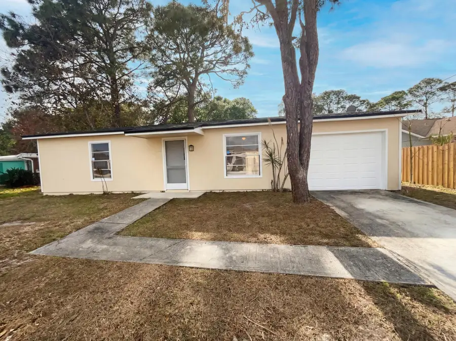 1118 SE Proctor Lane, Port Saint Lucie, FL 34983 - #2