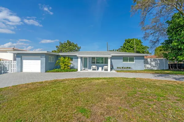 465 NW 11th St Street, Boca Raton, FL 33432