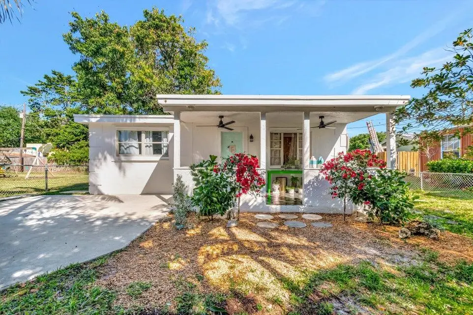 237 SW 3rd Avenue, Delray Beach, FL 33444 - #1