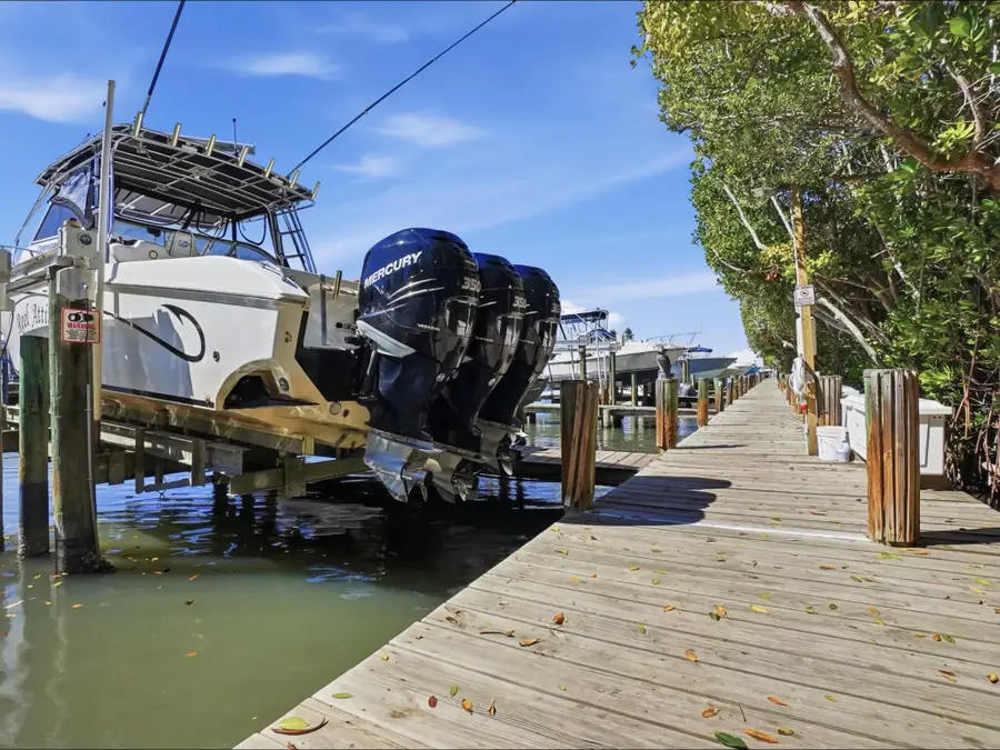 3206 S Lakeview Circle #1105, Hutchinson Island, FL 34949 - #2