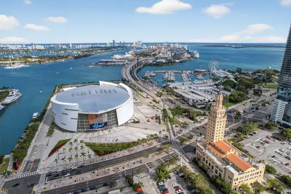 159 NE 6th Street #3905, Miami, FL 33132